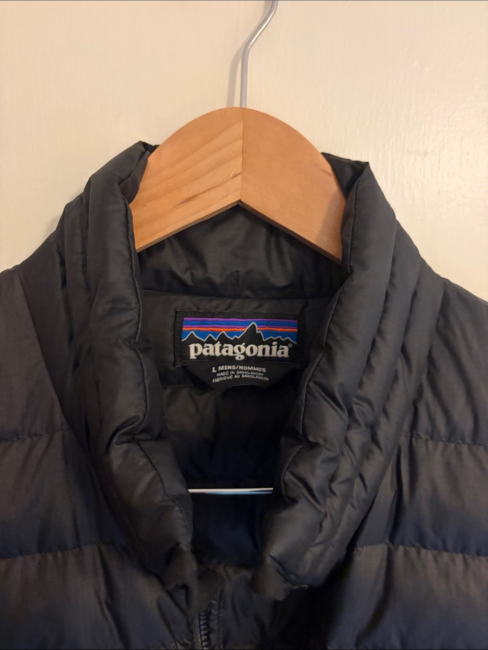 Patagonia Men’s Black Lightweight Down Puffer Jacket - Picture 2 of 8